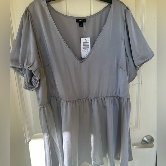 BNWT Torrid BLOUSE - Picture 2 of 2